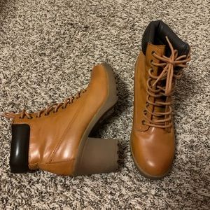 Forever21！Lace up boot
